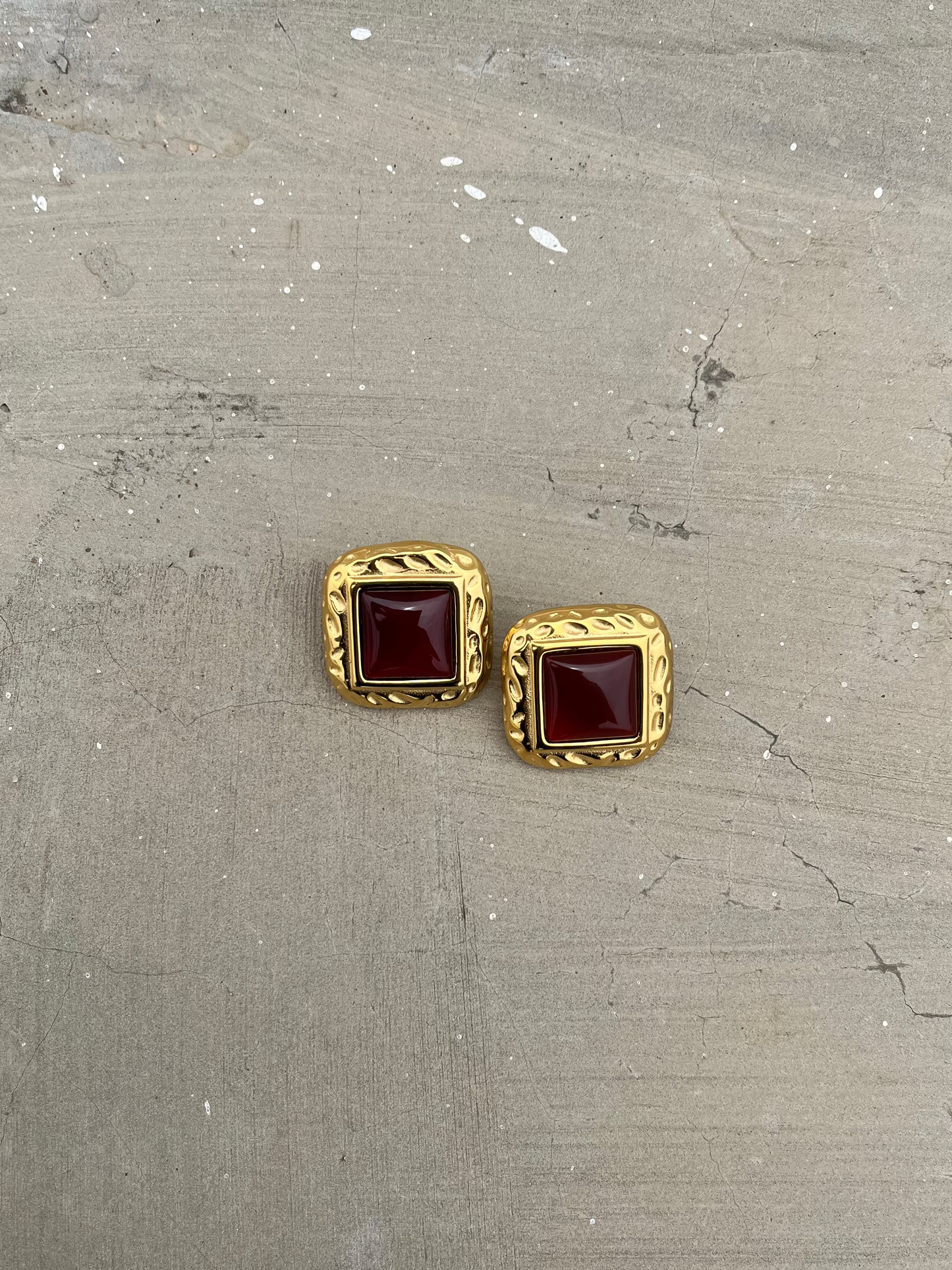 Rouge Earring